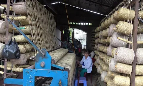 Trăm năm làng chiếu Định Yên